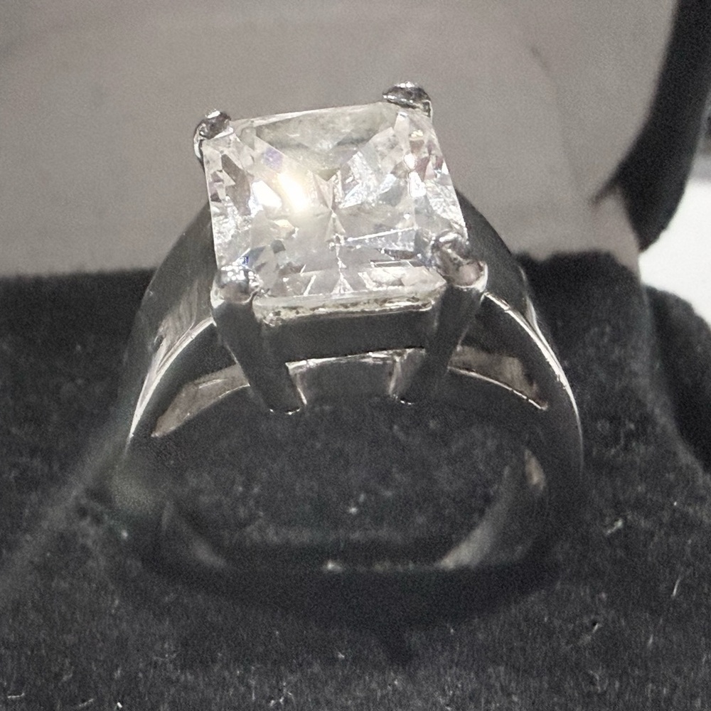 Elegant Silver Women's Ring